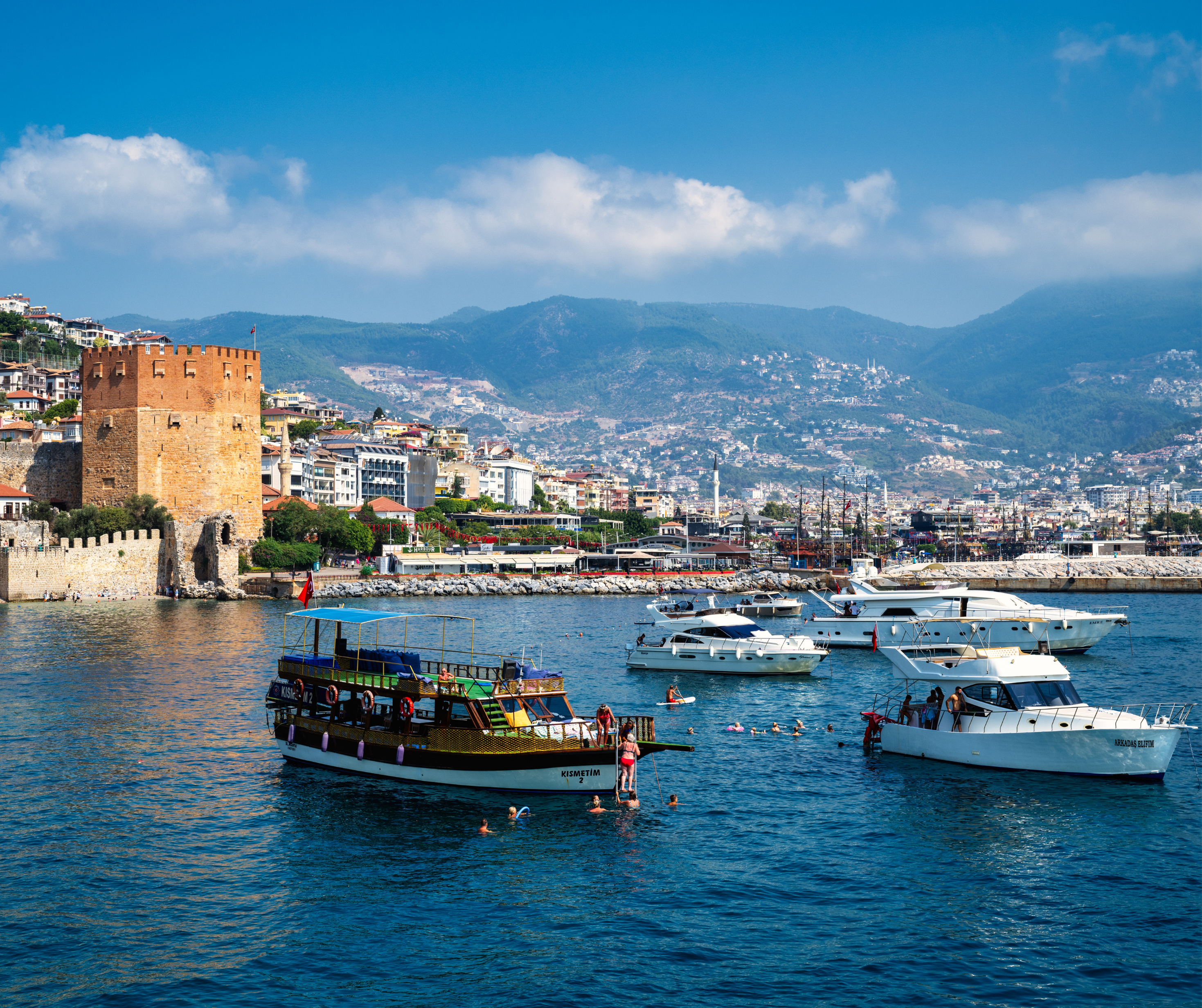 Neden Herkes Tura Giderken Gezenti Turizm’i Tercih Ediyor?