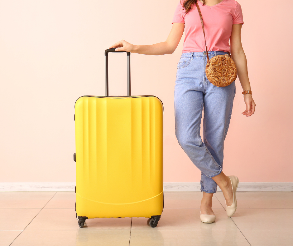 Tatil Çantasında Olmazsa Olmaz 15 Şey (Unutan Pişman Oluyor!)