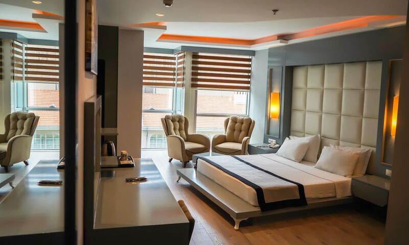 Pasaport Pier Hotel