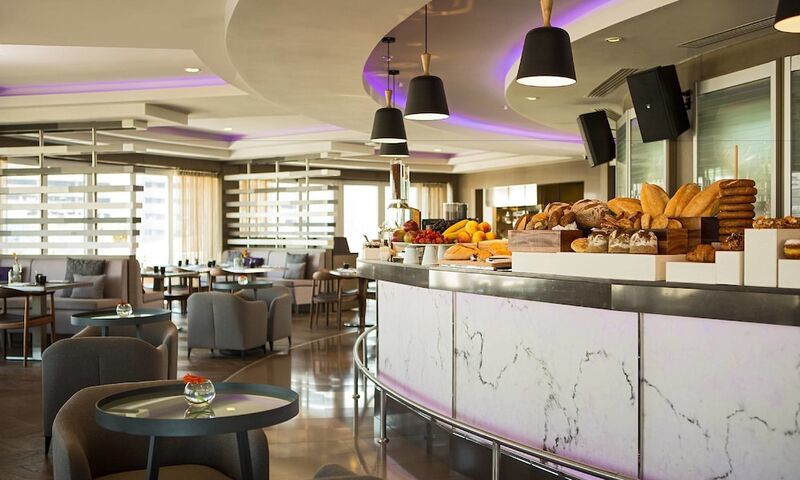 Renaissance Izmir Hotel