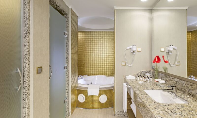 Royal Holiday Palace- All Inclusive