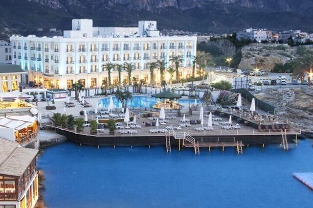 Rocks Hotel