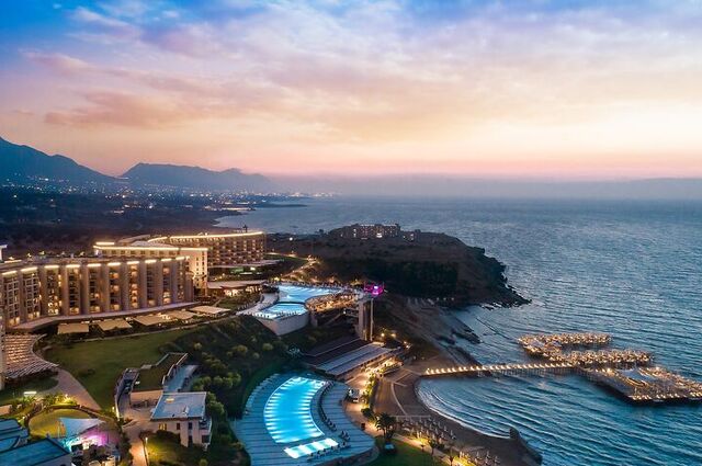 Elexus Hotel Resort 