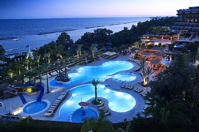 Four Seasons Hotel 