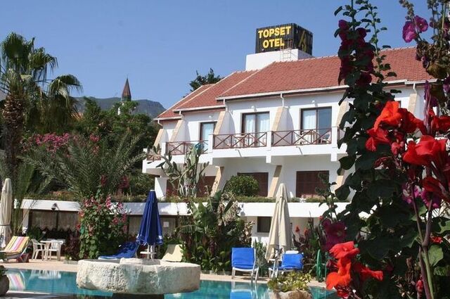 Top Set Hotel 
