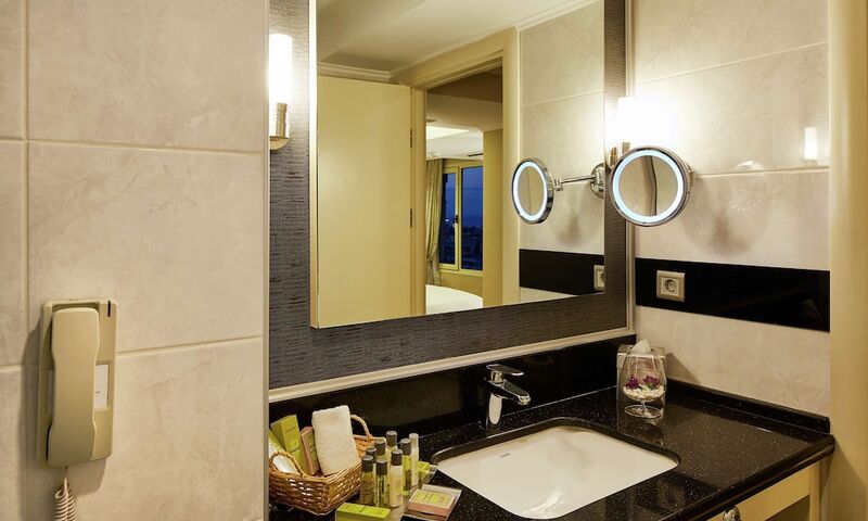Doubletree By Hilton Hotel Izmir - Alsancak