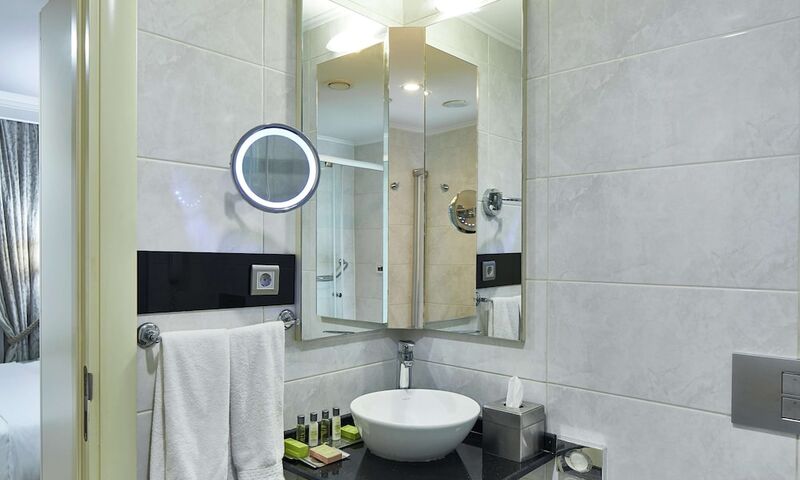 Doubletree By Hilton Hotel Izmir - Alsancak
