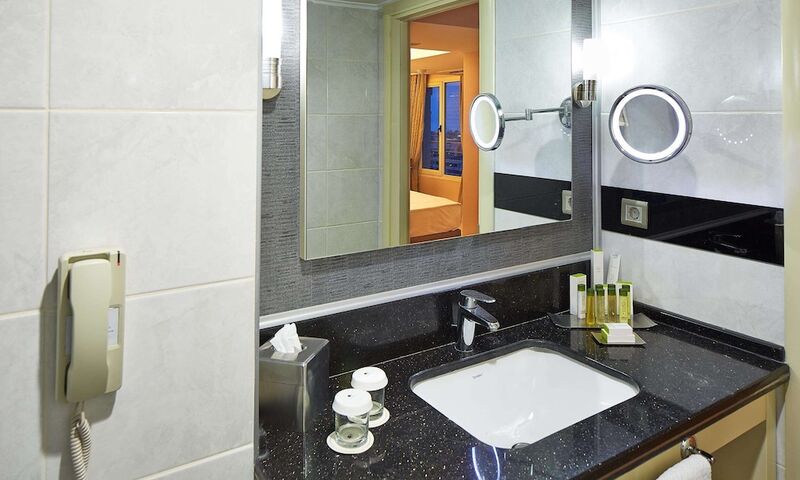 Doubletree By Hilton Hotel Izmir - Alsancak