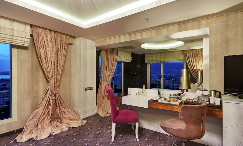 Doubletree By Hilton Hotel Izmir - Alsancak