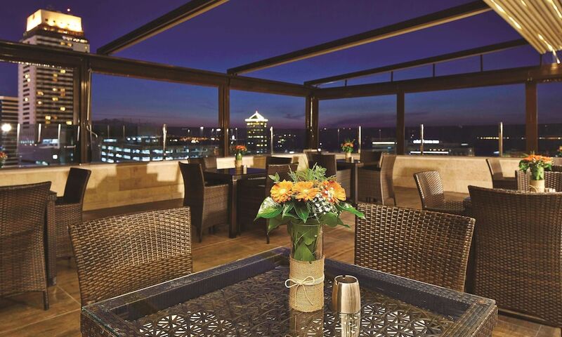 Doubletree By Hilton Hotel Izmir - Alsancak