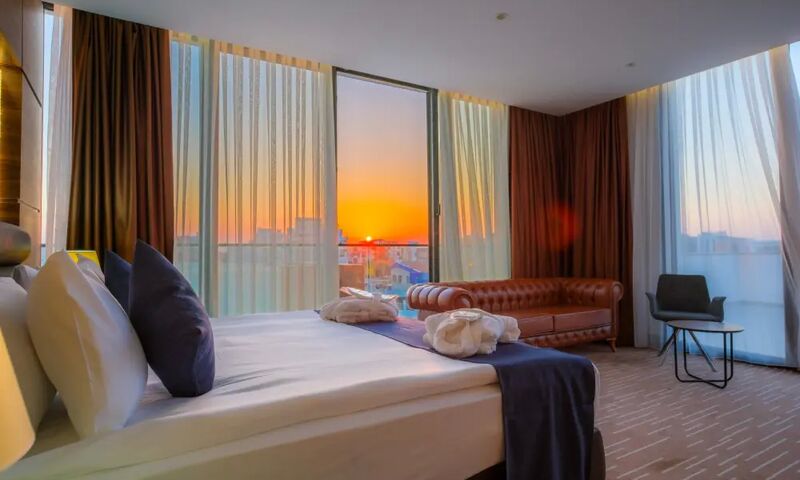 Ekor Elegance Hotel