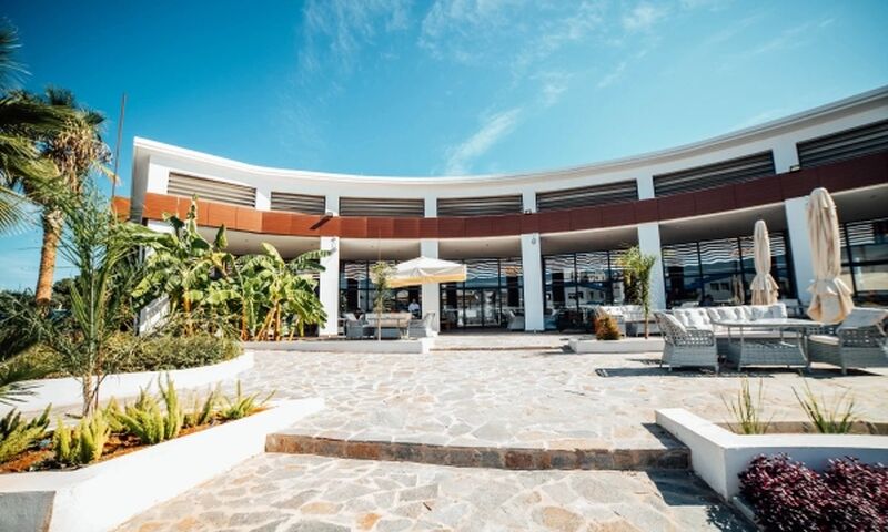 Ekor Elegance Hotel