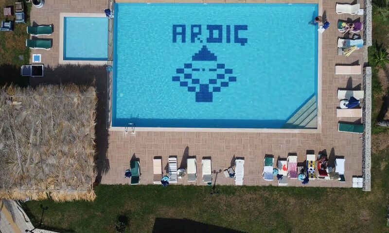 Ardıç Ağacı Tatil Köyü  