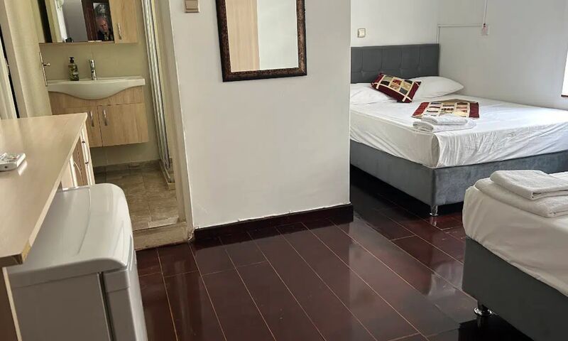 City Hotel 