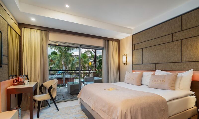 Cratos Premium Hotel & Casino