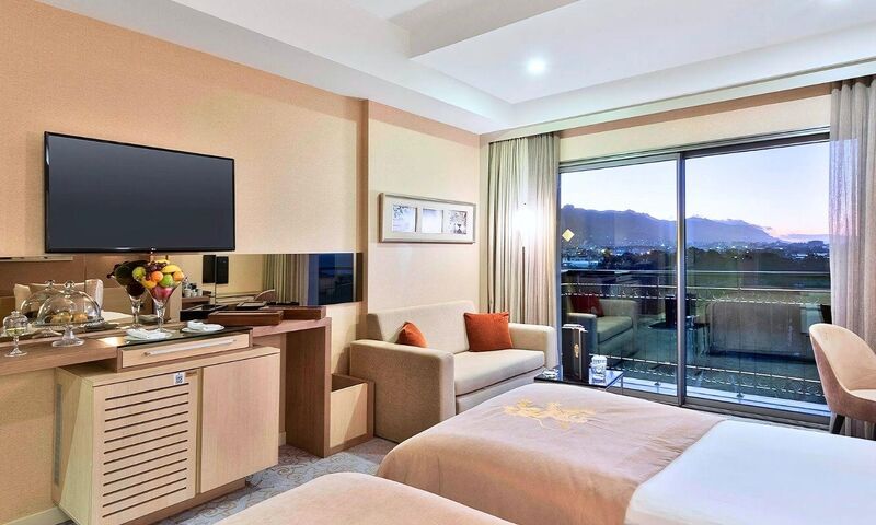 Cratos Premium Hotel & Casino