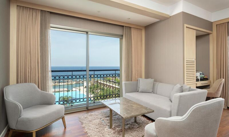 Cratos Premium Hotel & Casino