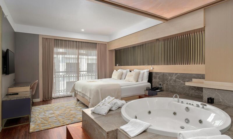 Cratos Premium Hotel & Casino