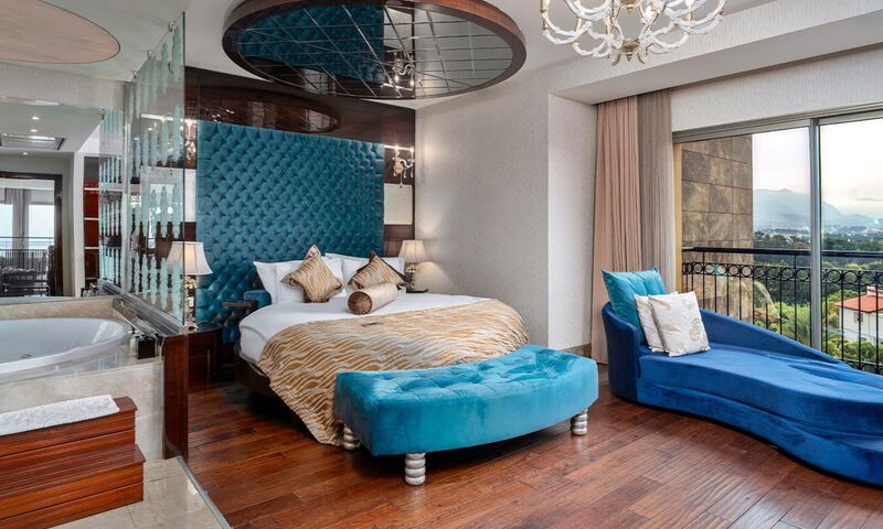 Cratos Premium Hotel & Casino