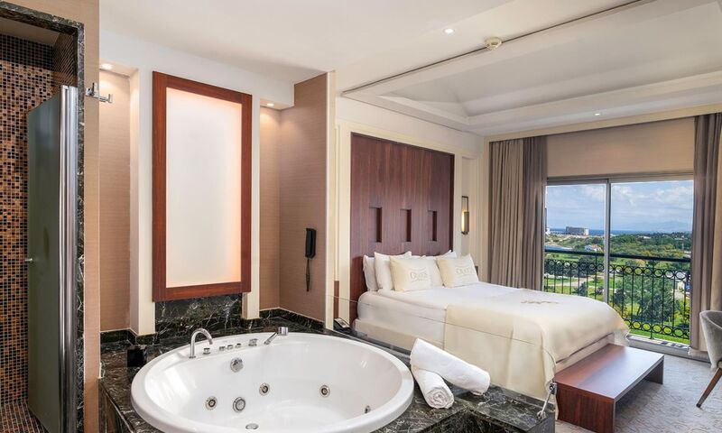 Cratos Premium Hotel & Casino
