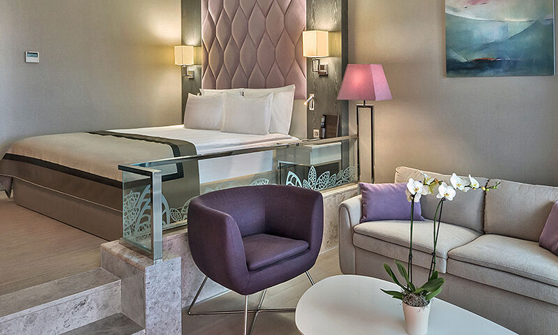 Elexus Hotel Resort 