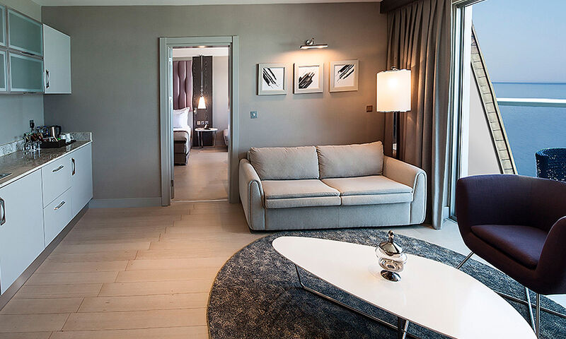 Elexus Hotel Resort 