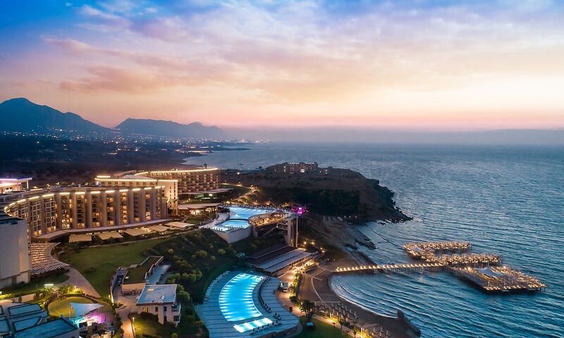 Elexus Hotel Resort 