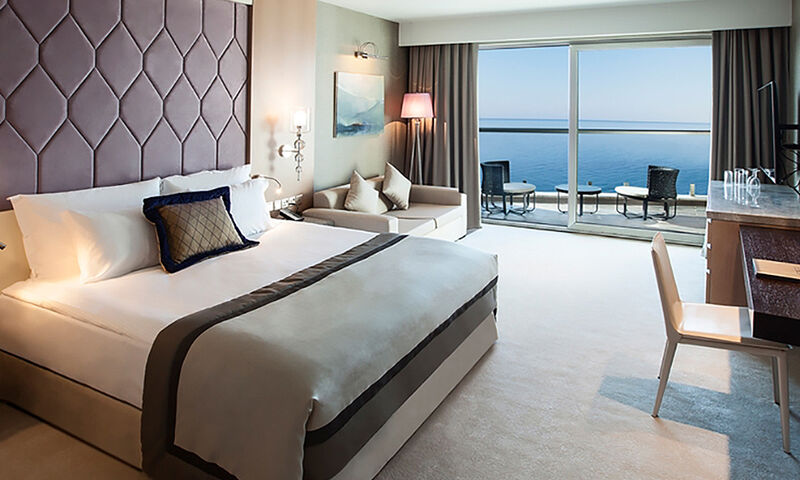 Elexus Hotel Resort 