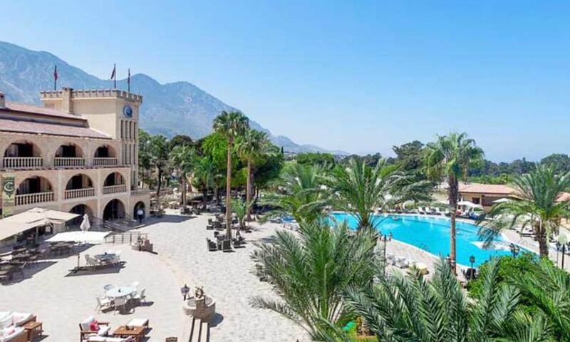 Le Chateau Lambousa Hotel