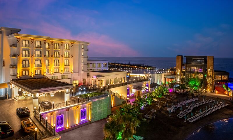 Les Ambassadeurs Hotel 
