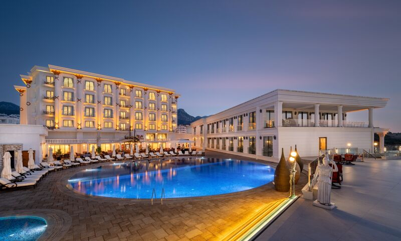 Les Ambassadeurs Hotel 