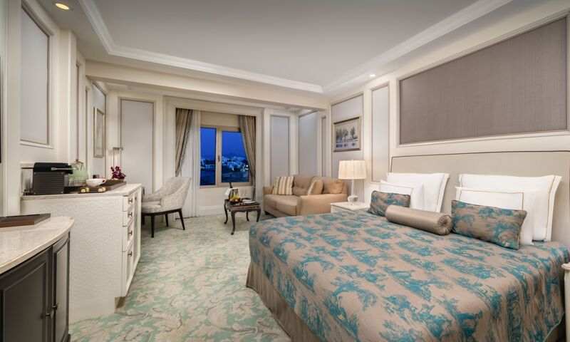 Les Ambassadeurs Hotel 