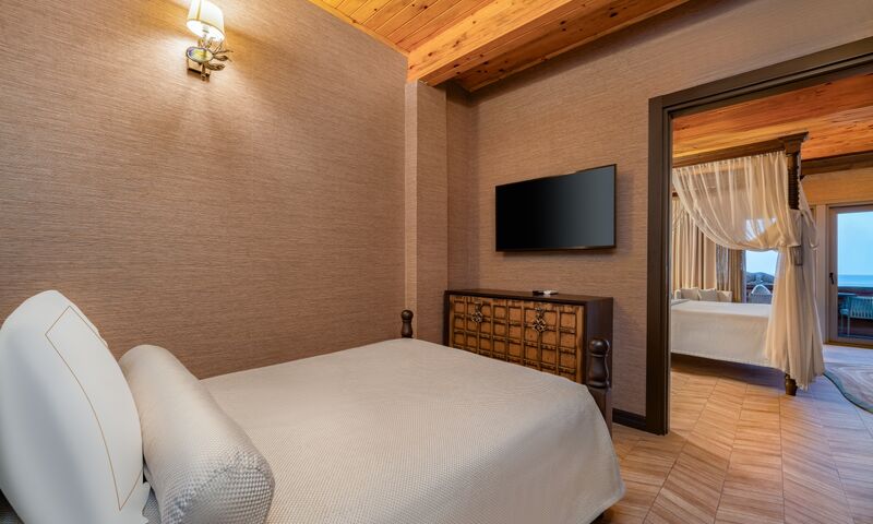 Les Ambassadeurs Hotel 
