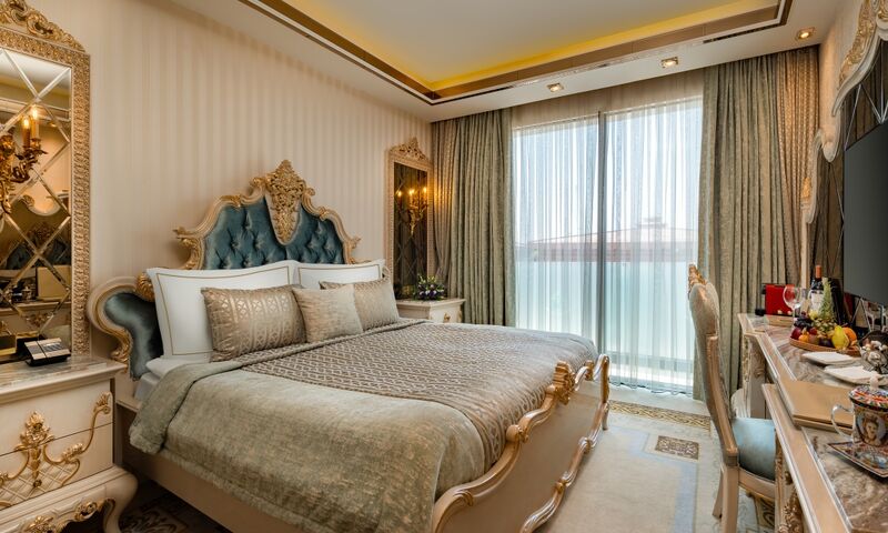 Les Ambassadeurs Hotel 