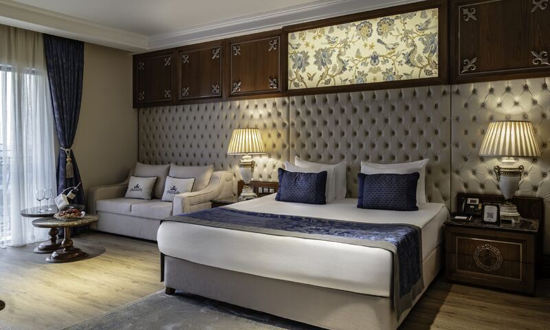 Lord's Palace Hotel & SPA 