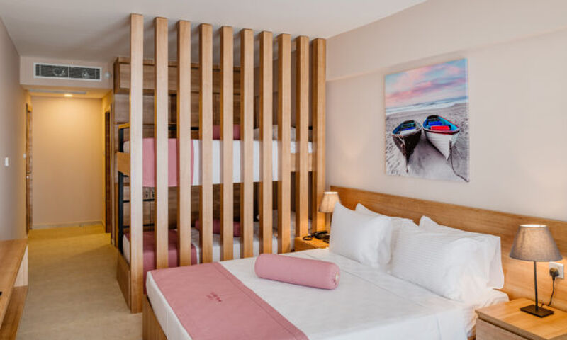 Olivia Palm Hotel