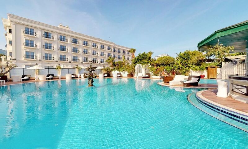 Rocks Hotel