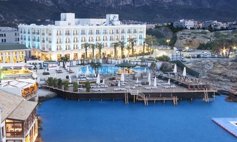 Rocks Hotel