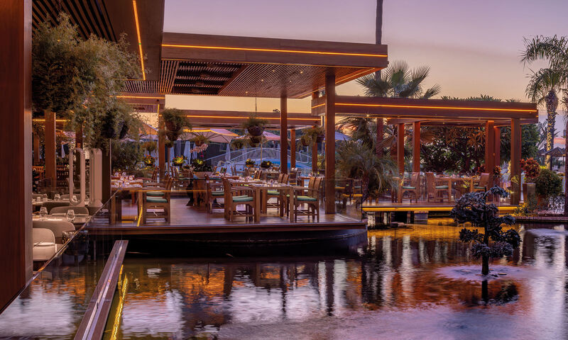Four Seasons Hotel 