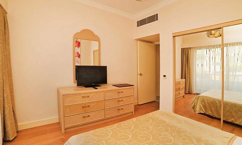 Jasmine Court Hotel & Casino 