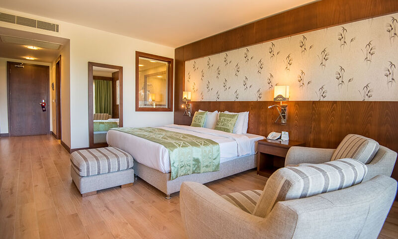 Korıneum Golf & Beach Resort