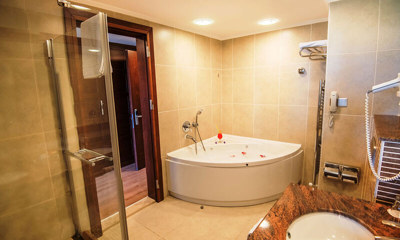 Korıneum Golf & Beach Resort