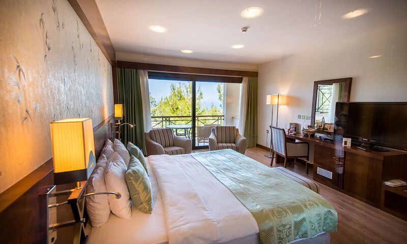 Korıneum Golf & Beach Resort