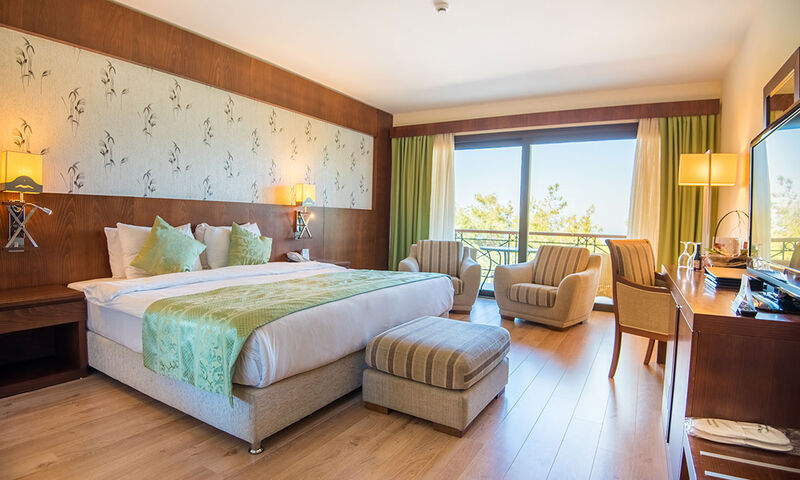 Korıneum Golf & Beach Resort