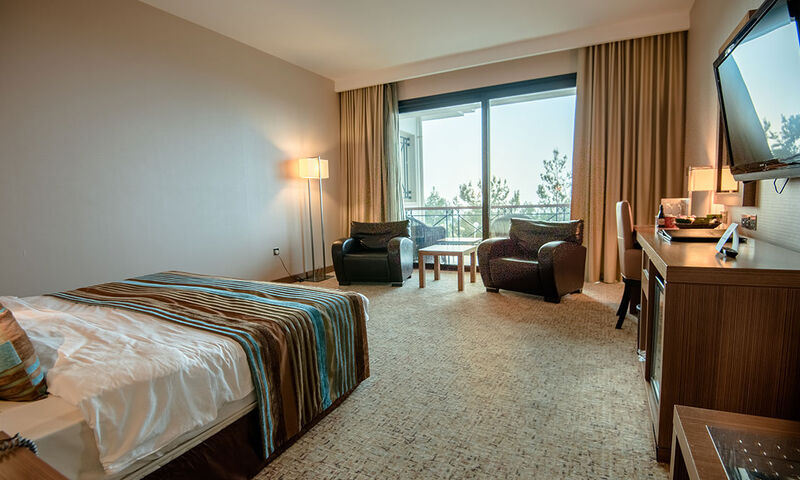 Korıneum Golf & Beach Resort
