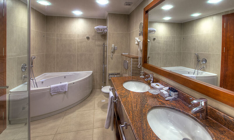 Korıneum Golf & Beach Resort