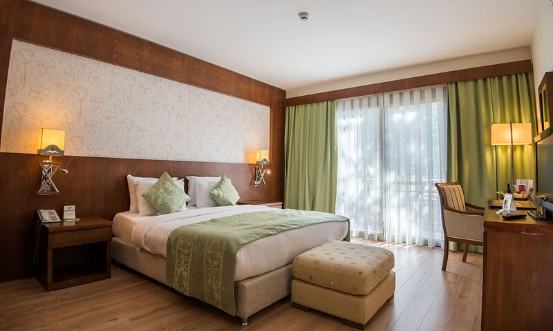 Korıneum Golf & Beach Resort