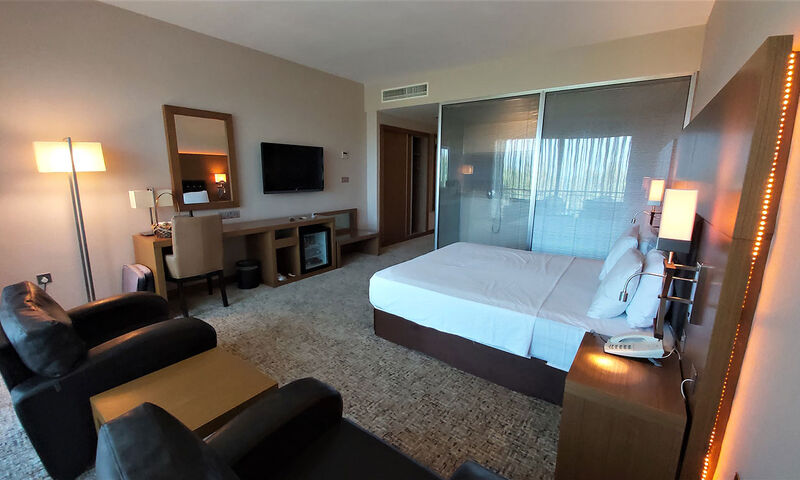 Korıneum Golf & Beach Resort