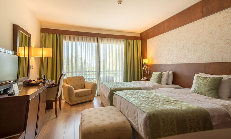 Korıneum Golf & Beach Resort