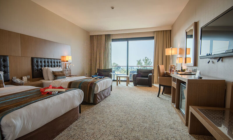 Korıneum Golf & Beach Resort
